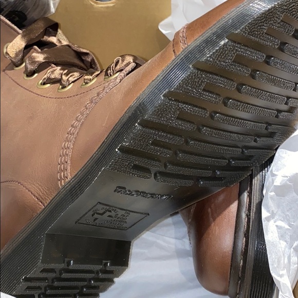 🆕Dr. Martens Aimilita 9-Eye Toe Cap Boot - Picture 10 of 10